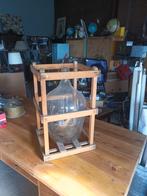 Antieke grote gistfles in houten frame, Ophalen