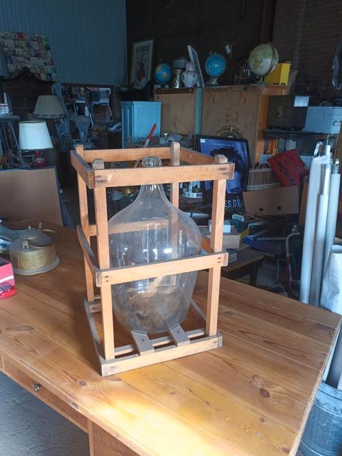 Antieke grote gistfles in houten frame, Antiek en Kunst, Antiek | Glas en Kristal, Ophalen