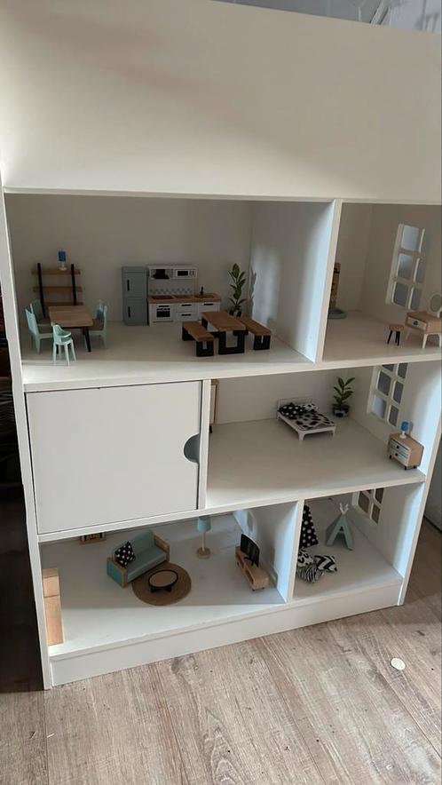 Mega groot poppenhuis / kast, Verzamelen, Poppenhuizen en Toebehoren, Zo goed als nieuw, Poppenhuis, Ophalen
