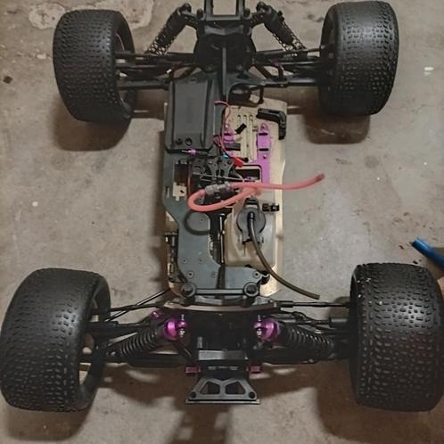 RC chassis HPI Hellfire met Axial 1/8 banden, Hobby en Vrije tijd, Modelbouw | Radiografisch | Auto's, Gebruikt, Auto offroad