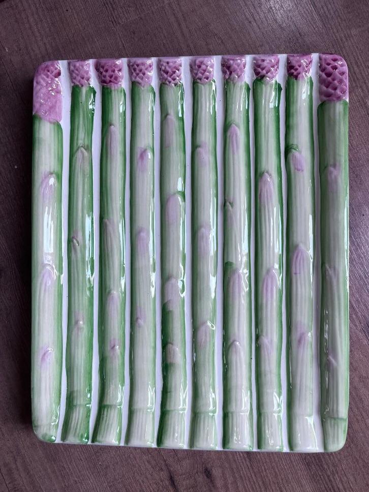 Prachtige keramiek relief aspergeschaal 36x29cm, Huis en Inrichting, Keuken | Servies, Gebruikt, Schaal of Schalen, Overige stijlen