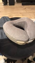 Nekkussen - Memory foam travel pillow with adjustable strap., Ophalen, Zo goed als nieuw, Wit, Vierkant