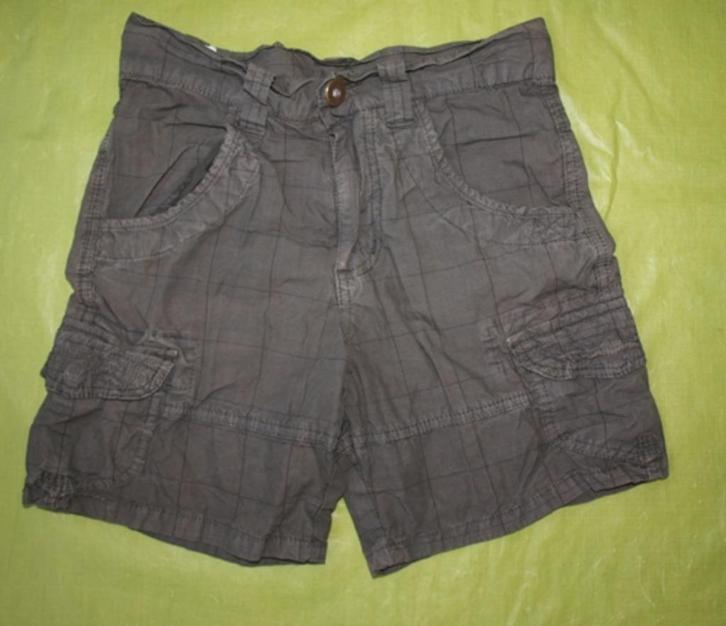 Bruin Geruite Korte Broek Arrested (134), Kinderen en Baby's, Kinderkleding | Maat 134, Gebruikt, Jongen, Broek, Ophalen of Verzenden