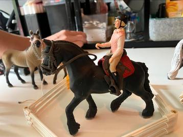 Schleich set : 7 paarden, ruiter, etc. beschikbaar voor biedingen