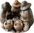 Vintage terracotta beeldje uit Peru 3 mensen in klederdracht, Ophalen