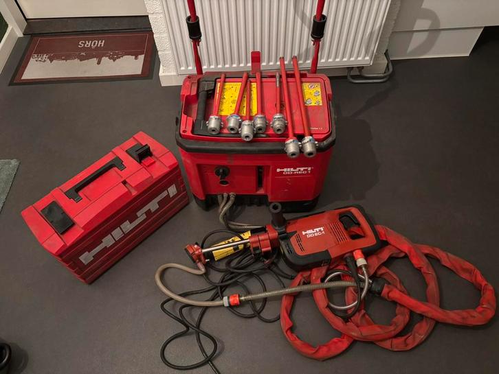 Hilti DD-EC1 + Hilti DD-REC met diverse maten diamantboren, Doe-het-zelf en Verbouw, Gereedschap | Boormachines, Zo goed als nieuw