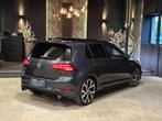 Volkswagen Golf 2.0 TSI GTI|PANO|LEDER|TREKHAAK|BOMVOL!, Auto's, Gebruikt, Euro 6, 4 cilinders, Blauw