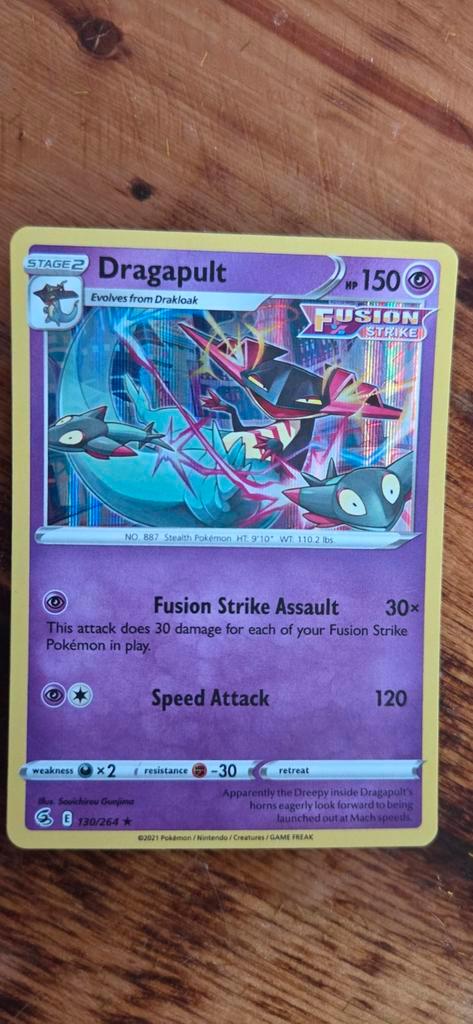 Dragapult - Fusion Strike - Pokémonkaart, Hobby en Vrije tijd, Verzamelkaartspellen | Pokémon, Zo goed als nieuw, Losse kaart