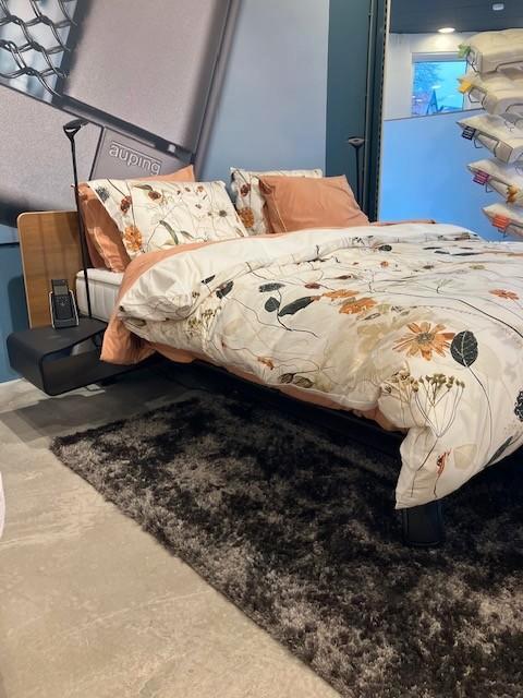 Auping Royal bed 180x200, Huis en Inrichting, Slaapkamer | Bedden, Zo goed als nieuw, Tweepersoons, 180 cm, 200 cm, Hout, Zwart