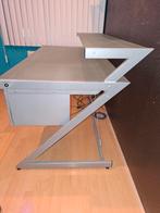 Glazen bureau met stalen frame, Huis en Inrichting, Bureaus, Ophalen, Zo goed als nieuw, Bureau