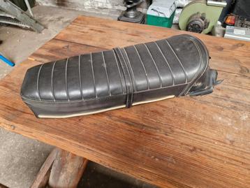 Kreidler Denfeld buddyseat 1975 lang model breedte streep. beschikbaar voor biedingen