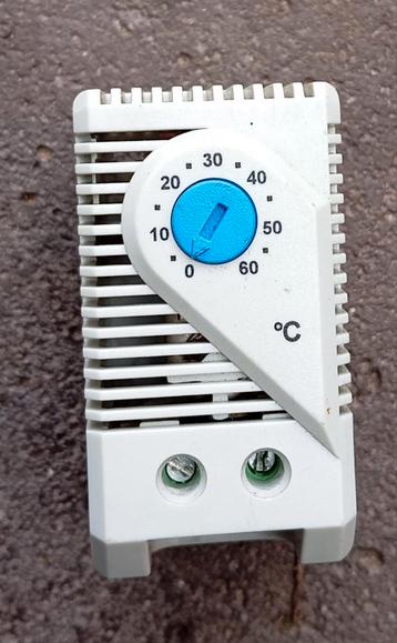 Thermostaat - Analoog beschikbaar voor biedingen