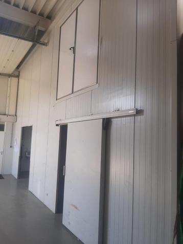 Schuifdeur beschikbaar voor biedingen