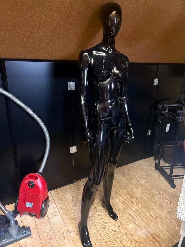 Elegante Vrouwelijke Mannequin - Zwart, Hobby en Vrije tijd, Overige Hobby en Vrije tijd, Ophalen