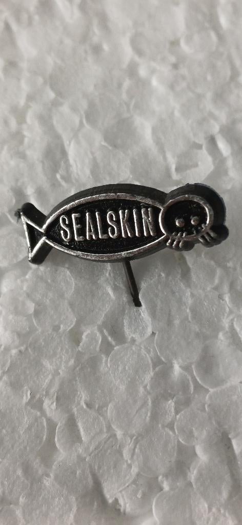 Sealskin Waalwijk, Verzamelen, Speldjes, Pins en Buttons, Ophalen of Verzenden, Zo goed als nieuw, Overige onderwerpen