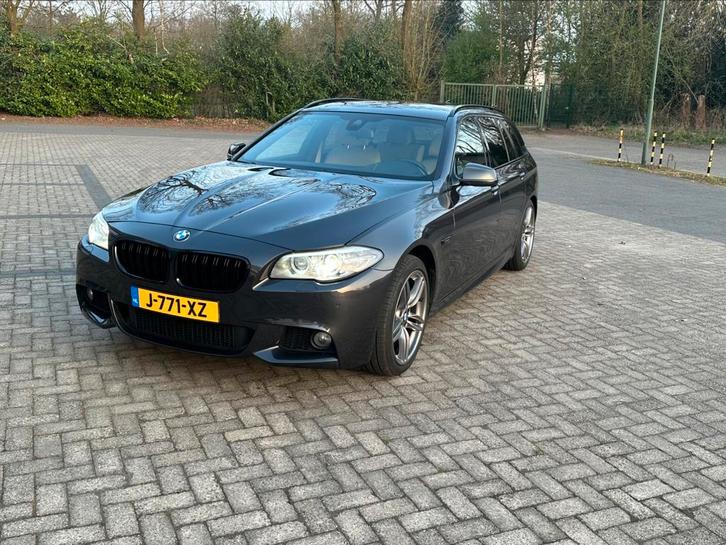 BMW 5-Serie 528i Xdrive 245pk Aut. 2012 Grijs, Auto's, BMW, Particulier, 5-Serie, Benzine, C, Stationwagon, Automaat, Geïmporteerd