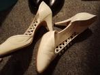 Pumps trouwpumps vintage, Ophalen of Verzenden, Zo goed als nieuw, Wit, Pumps