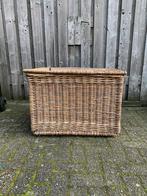 Oude grote bakkersmand, Ophalen, Gebruikt, Mand, Riet