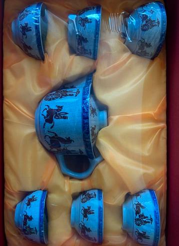 Chinees porselein Theeservies verzegeld beschikbaar voor biedingen