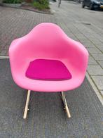 Schommelstoel kinderkamer roze, Kinderen en Baby's, Kinderkamer | Tafels en Stoelen, Ophalen, Zo goed als nieuw, Stoel(en)