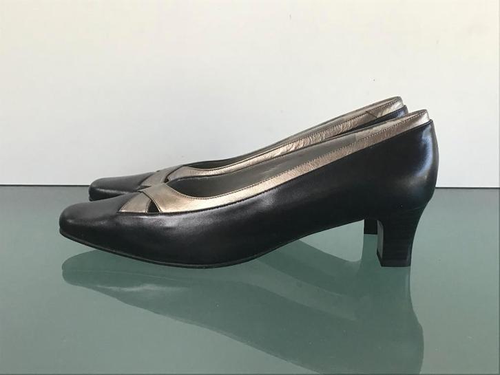 GRATIS VERZENDEN | ALEXANDRIA Nieuwe blauwe pumps 40, Kleding | Dames, Schoenen, Nieuw, Pumps, Blauw, Verzenden