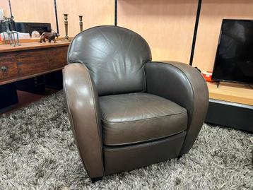 2x Lederen Fauteuil Vintage Stijl beschikbaar voor biedingen
