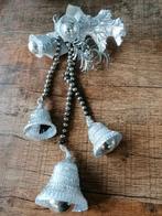 Oude kerst ornament met blad en belletjes., Diversen, Kerst, Ophalen of Verzenden, Zo goed als nieuw