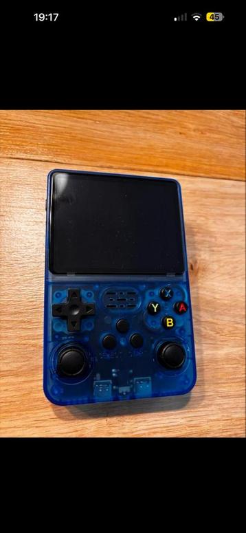 Game console R36S beschikbaar voor biedingen