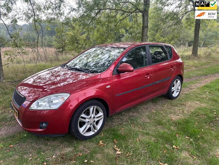 Kia Cee'd 1.6 X-ecutive apk t/m 13-07-2026, Auto's, Kia, Bedrijf, Te koop, (Pro) Cee d, ABS, Airbags, Airconditioning, Centrale vergrendeling