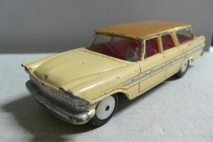plymouth suburban - corgi toys  1/43 -org. lak--------------, Hobby en Vrije tijd, Modelauto's | 1:43, Gebruikt, Auto, Corgi, Verzenden