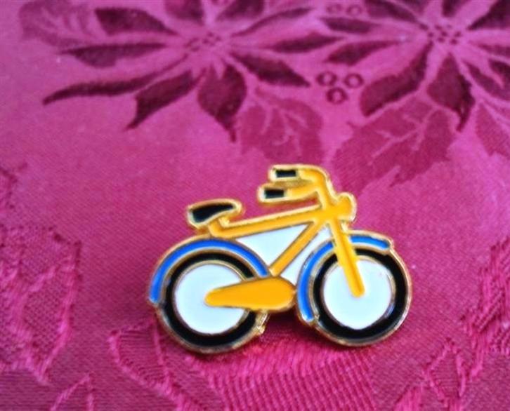 Broche/ pin in de vorm van een fiets. 2 euro per stuk., Sieraden, Tassen en Uiterlijk, Broches, Nieuw, Overige materialen, Ophalen of Verzenden