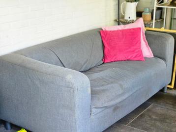 Gratis af te halen! Ikea bank met grijze wasbare hoes beschikbaar voor biedingen