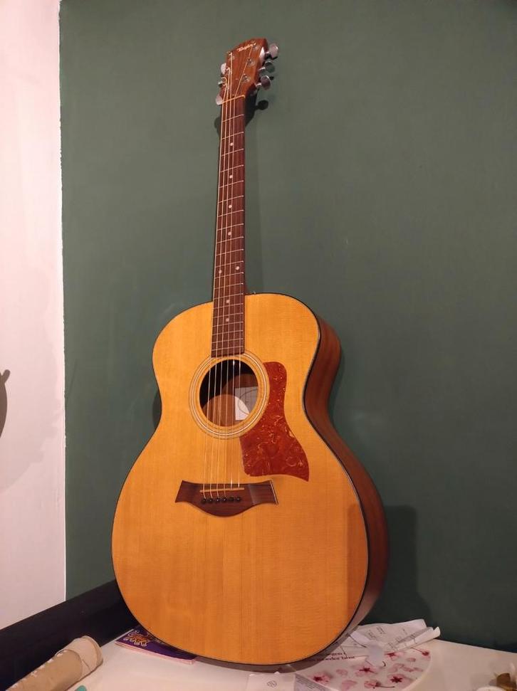 Taylor 114 + orginele Taylor koffer, Muziek en Instrumenten, Snaarinstrumenten | Gitaren | Akoestisch, Zo goed als nieuw, Western- of Steelstringgitaar
