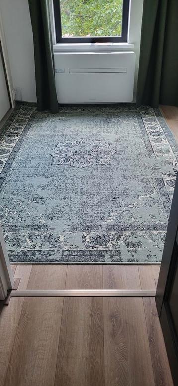 Vintage Kleed 185x275cm beschikbaar voor biedingen