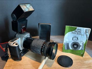 Canon EOS 300 inclusief flitser, voedingspack en cameratas beschikbaar voor biedingen