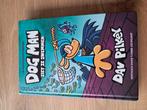 Dav Pilkey - Dog Man ziet ze zwemmen, Fictie algemeen, Ophalen of Verzenden, Zo goed als nieuw, Dav Pilkey