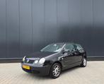 Volkswagen 2003 Zwart 999€️✅️Airco/Rijdt Goed/Zuinig Auto, Voorwielaandrijving, Stof, 64 pk, 1028 kg