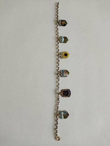 Mooi vintage sterling zilveren armband met emaille bedels  beschikbaar voor biedingen