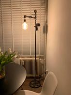 Unieke urban industrial vloerlamp, Huis en Inrichting, Lampen | Vloerlampen, 150 tot 200 cm, Gebruikt, Metaal, Urban industrial