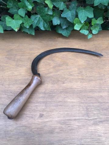 Te koop: Mooie antieke sikkel beschikbaar voor biedingen