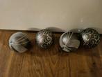 GRATIS 4 antraciet met zilver glazen kerstballen, Diversen, Kerst, Ophalen