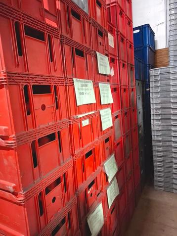 Diverse kratten, boxen beschikbaar voor biedingen