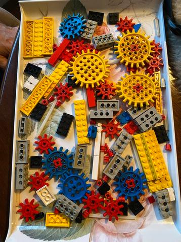 Oude Technische Lego Onderdelen beschikbaar voor biedingen