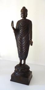 Bronzen beeld van staande Boeddha met gewaad Azië 0642-b, Ophalen of Verzenden, Brons