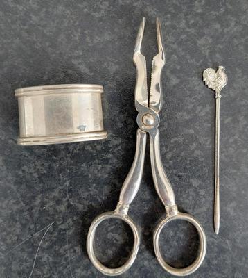 klontjestang,servetring en coctailprikker,zilver beschikbaar voor biedingen
