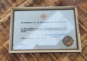 Rode Kruis Medaille + Certificaat 1960 beschikbaar voor biedingen