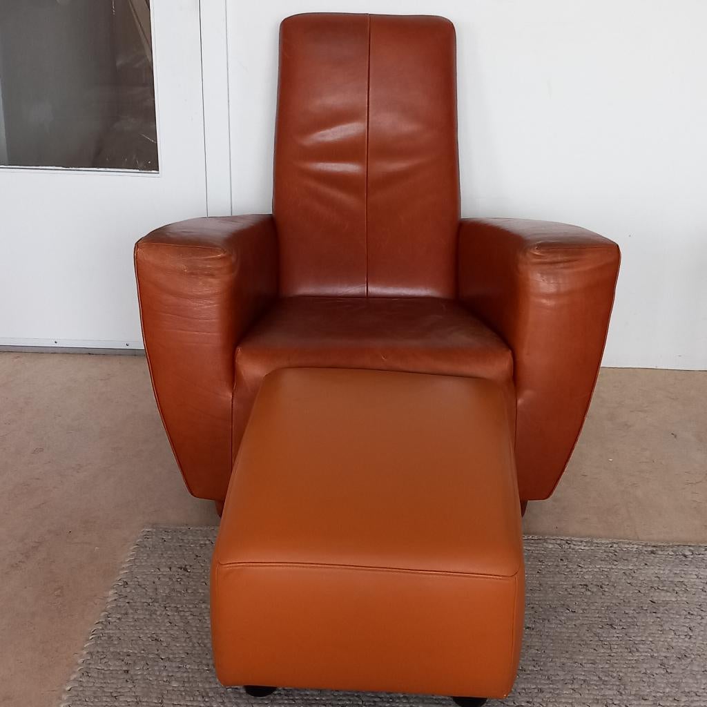 Longa (Label) fauteuil met hocker, Huis en Inrichting, Fauteuils, Gebruikt, Leer, 75 tot 100 cm, Minder dan 75 cm, Ophalen of Verzenden