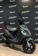 Zip 50cc 2t gezocht!!!! 1200€, Fietsen en Brommers, Scooters | Piaggio, Ophalen of Verzenden, Zo goed als nieuw, Zip