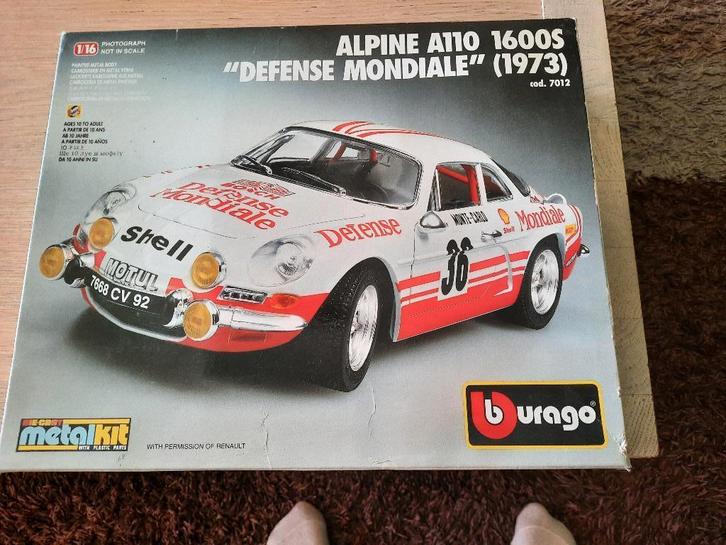 Bburago alpina A110  let op 1:16 metal kit, Hobby en Vrije tijd, Modelauto's | 1:18, Zo goed als nieuw, Auto, Bburago, Ophalen of Verzenden