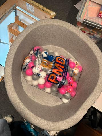 Ballenbak - Speelplezier voor de Kleintjes! beschikbaar voor biedingen